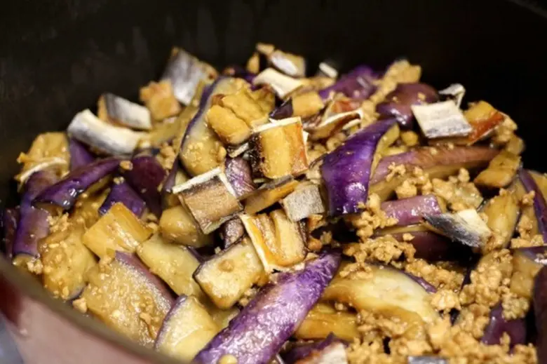 ห้องอาหารริมทะเล ของโรงแรมอมารี ภูเก็ต เป...