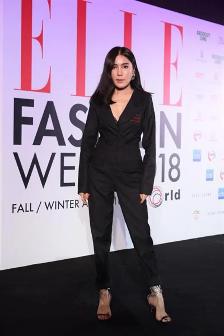 งดงามสมการรอคอยสำหรับคอลเลคชั่น Fall/Wint...