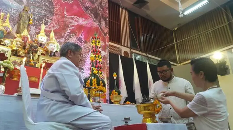 คณะครุศาสตร์อุตสาหกรรมและเทคโนโลยี พระจอมเกล้าฯ ลาดกระบัง ร่วม “ศรัทธา” คุณค่าความเป็น “ครูช่าง” จัดพิธี “ไหว้ครูและครอบครูช่าง” พร้อมระลึกถึงบุญคุณครูผู้ประสิทธิประสาทวิชา เนื่องใน“วันครู ปีการศึกษา 2561”