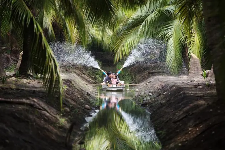 จังหวัดราชบุรีขอเชิญชม นิทรรศการภาพถ่าย “ชีวิตกับสายน้ำราชบุรี” วันที่จัดแสดงงาน 2 – 15 กันยายน 2561 ณ ตลาดเหล่าตั๊กลัก อำเภอดำเนินสะดวก จังหวัดราชบุรี