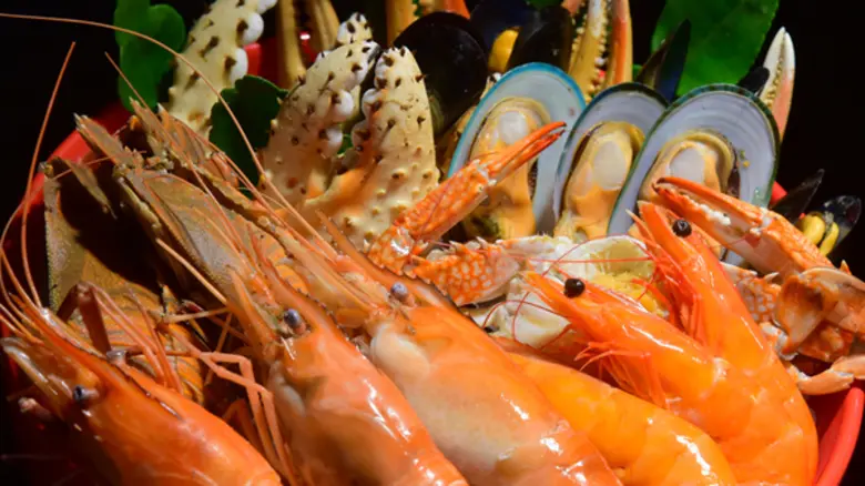 บุฟเฟ่ต์ซีฟู้ดคืนวันศุกร์-เสาร์ กับความว้าวที่ทุกคนรอคอย