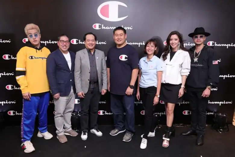 เหล่าคนดังสายสปอร์ตไลฟ์สไตล์ ร่วมฉลองเปิดร้าน Champion แห่งแรกของไทย  ที่ชั้น 3 โซนเอเทรียม ศูนย์การค้าเซ็นทรัลเวิลด์