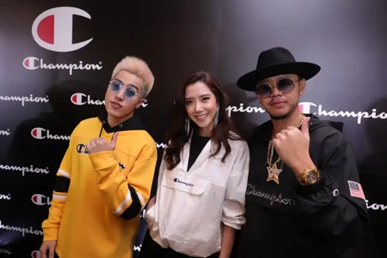 เหล่าคนดังสายสปอร์ตไลฟ์สไตล์ ร่วมฉลองเปิดร้าน Champion แห่งแรกของไทย  ที่ชั้น 3 โซนเอเทรียม ศูนย์การค้าเซ็นทรัลเวิลด์