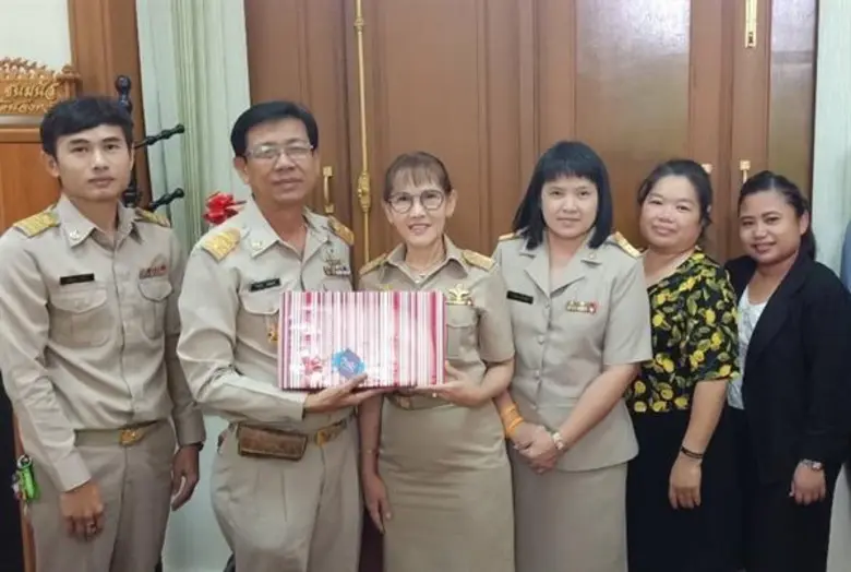 ที่ ห้องทำงานผู้ตรวจราชการ ส.ป.ก. กลุ่มตรวจและประสานราชการ ได้มอบของขวัญแด่ผู้ตรวจราชการ ส.ป.ก.(นายนิพนธ์ ชนมนัส) เนื่องในโอกาสวันเกษียณอายุราชการ ปีงบประมาณ 2561