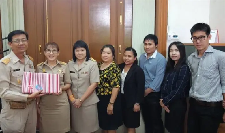 ที่ ห้องทำงานผู้ตรวจราชการ ส.ป.ก. กลุ่มตรวจและประสานราชการ ได้มอบของขวัญแด่ผู้ตรวจราชการ ส.ป.ก.(นายนิพนธ์ ชนมนัส) เนื่องในโอกาสวันเกษียณอายุราชการ ปีงบประมาณ 2561