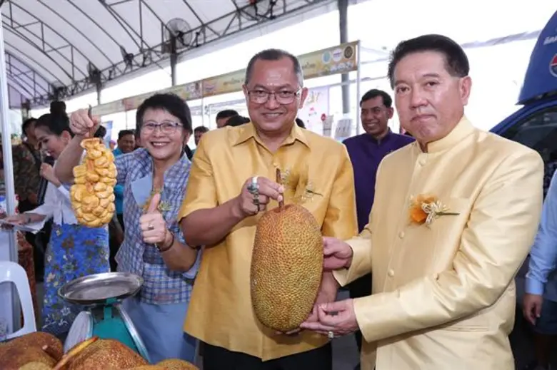 อ.ต.ก. ส่งเสริม สนับสนุนชาวใต้ จำหน่ายสินค้าคุณภาพ ในงาน “ของดีจากชายแดนใต้ ครั้งที่ 11” ระหว่างวันที่ 1 - 10 ก.ย. นี้ ณ บริเวณตลาด อ.ต.ก. (พหลโยธิน) กรุงเทพฯ