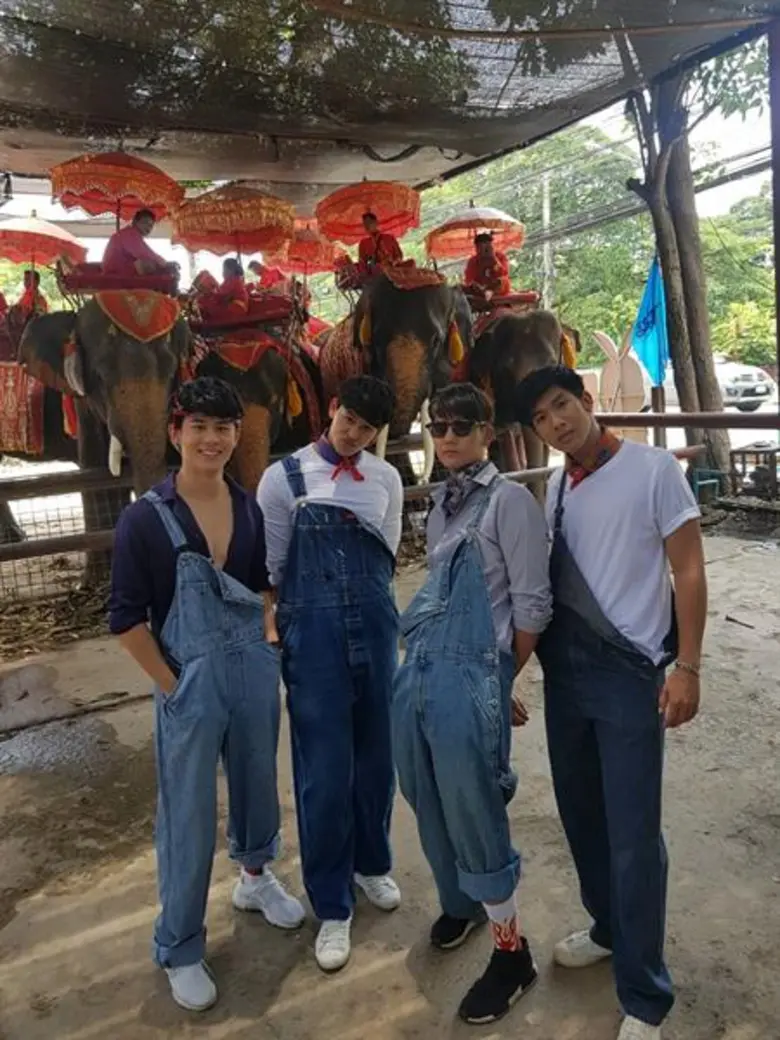 ทีวีไกด์: รายการ "บานาน่า ซ่าส์ซี้ด" “ศึกช้างชนช้าง” การให้อาหารช้าง ฉบับแก๊งบานาน่าบอย!!!