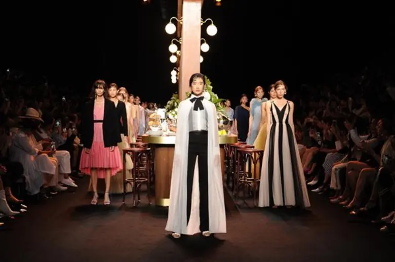 Asv พาสำรวจนิยามบทใหม่ของคีย์เวิร์ดคำว่า '2 Little Words 1 Big Concept’ หรือ 'Soulmate’ ที่ได้แรงบันดาลใจมาจาก Carrie Bradshaw สไตล์ไอคอนของหญิงสาวทั่วโลก