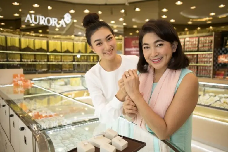 เปิดใจ 'แพม-นวลนง จามิกรณ์' คุณแม่นักแสดงสาวชื่อดัง...