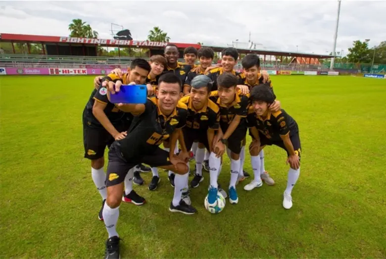 บริษัท บูรพวัฒน์ คอมมิวนิเคชั่น จำกัด หรื...