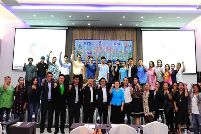 นายมนตรี บุญจรัส (ที่ 2 จากซ้าย) ประธานกร...