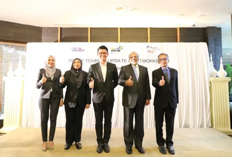 ฯพณฯ ดาโต๊ะ โจจี้ ซามูเอ็ล เอ็ม ซี ซามูเอ...