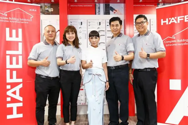 นางมาริวิค เฮลสเติร์น ผู้จัดการฝ่ายลูกค้า...