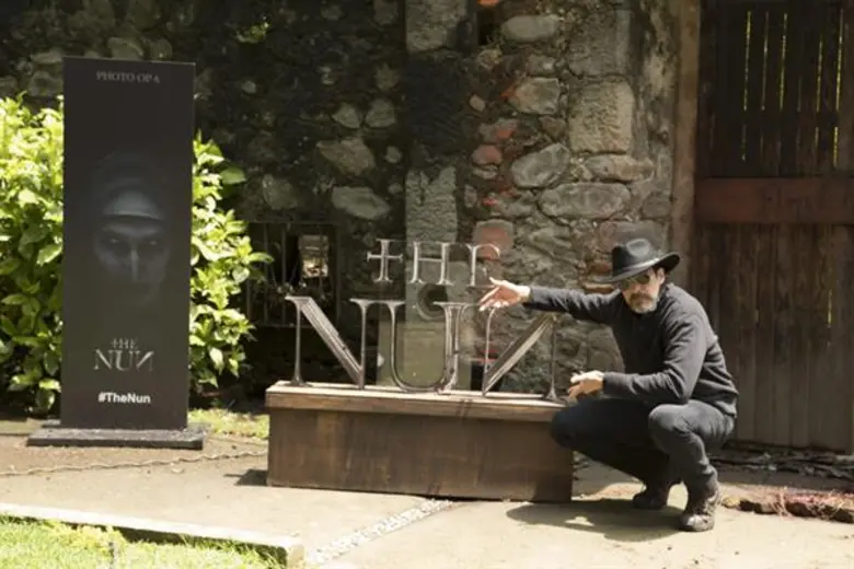 ผู้กำกับ โคริน ฮาร์ดี้ พร้อมสองนักแสดงนำ เดินสายโปรโมท The Nun ที่ประเทศเม็กซิโก