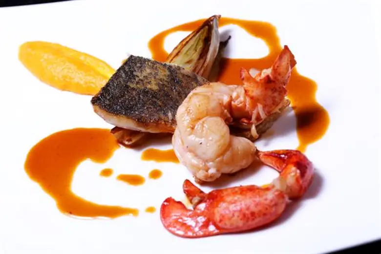 ตื่นเต้นไปกับรสชาติอาหารแปลกใหม่กับวัตถุดิบชั้นนำจากทั่วทุกมุมโลก “เทสติ้งเมนู” ที่ห้องอาหารเรดสกาย