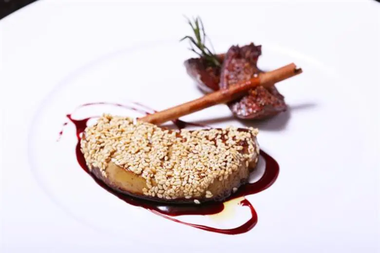 ตื่นเต้นไปกับรสชาติอาหารแปลกใหม่กับวัตถุดิบชั้นนำจากทั่วทุกมุมโลก “เทสติ้งเมนู” ที่ห้องอาหารเรดสกาย