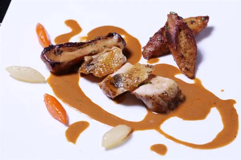 ตื่นเต้นไปกับรสชาติอาหารแปลกใหม่กับวัตถุดิบชั้นนำจากทั่วทุกมุมโลก “เทสติ้งเมนู” ที่ห้องอาหารเรดสกาย