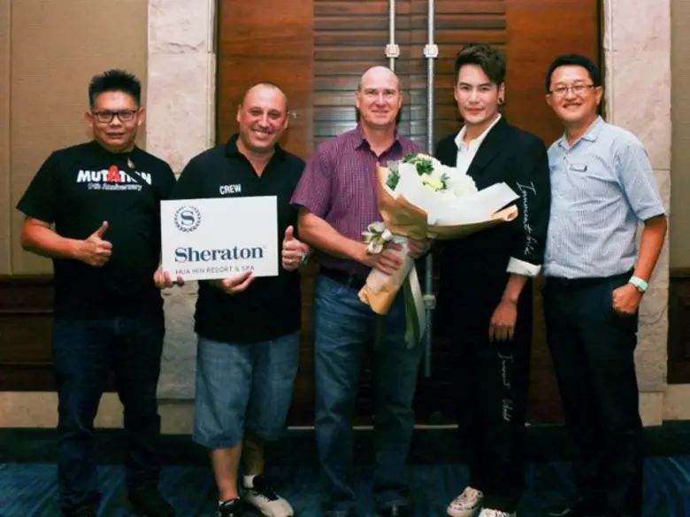 นักร้องเสียงคุณภาพและเอนเตอร์เทนเนอร์แถวห...