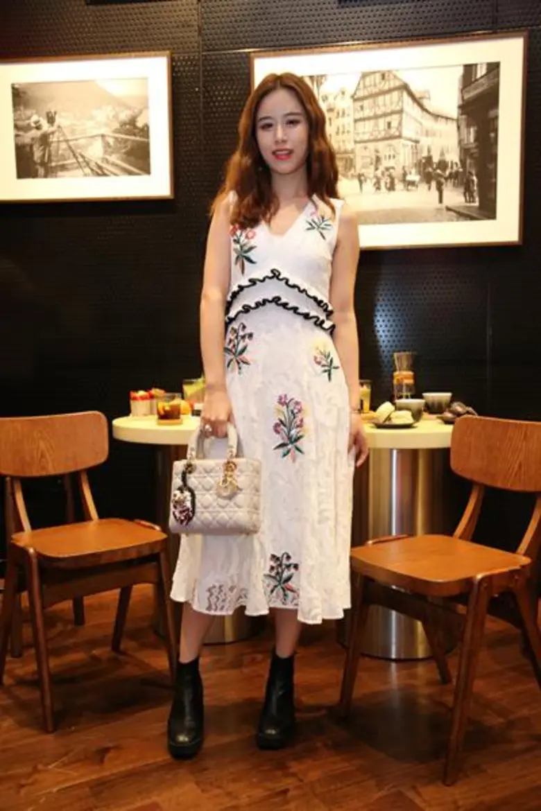 ศิลปินสาวเสียงดี หนึ่งในสมาชิกวงเกิร์ลกรุ...