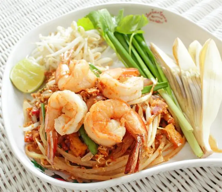 เย็นตาโฟเครื่องทรง จัดอร่อยมหัศจรรย์เทศกาลผัดไทย อิ่มโดนใจกับ 5 ผัดไทยสูตรอร่อย โดย อ.มัลลิการ์