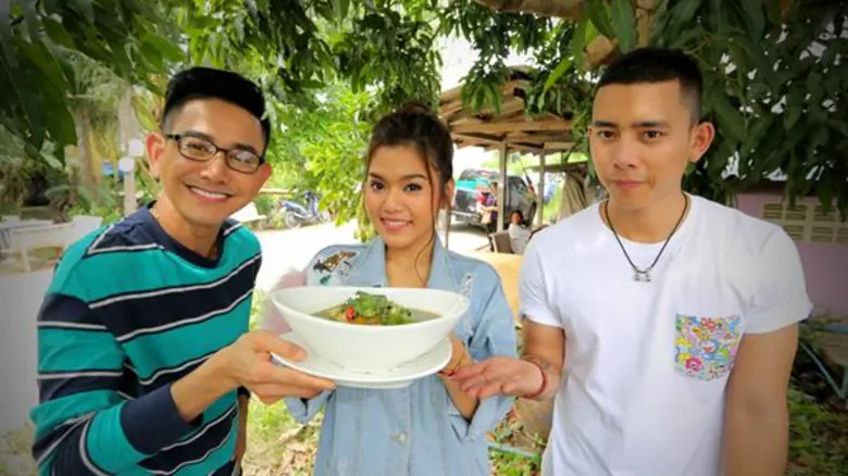 รายการ "ครัวลั่นทุ่ง" ทาง ช่อง 8 เข้มทุกเ...