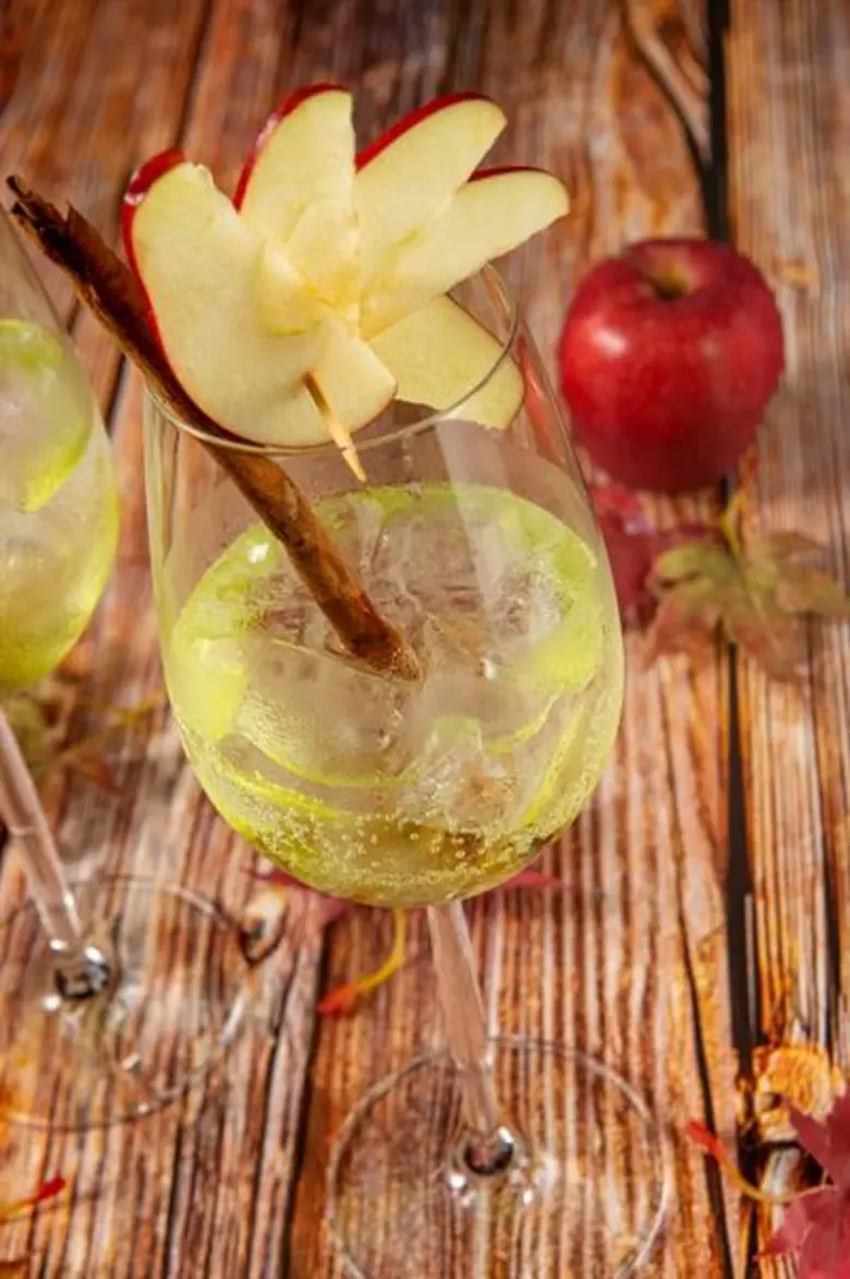 อัพแอนด์อะบัฟ บาร์ แนะนำเมนูเครื่องดื่มต้อนรับฤดูใบไม้เปลี่ยนสีที่ประเทศญี่ปุ่น