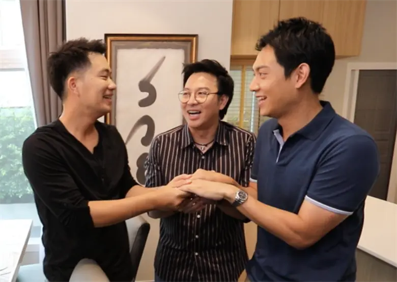 ทีวีไกด์: รายการ “เหย้าเยือนเพื่อนกัน” “เจ็ม-ณัฏฐ์ปวินท์” เผาเละ!! เม้าท์ “แตงโม-พงษ์พิสุทธ์” เคยเป็นสายเหลือง!!