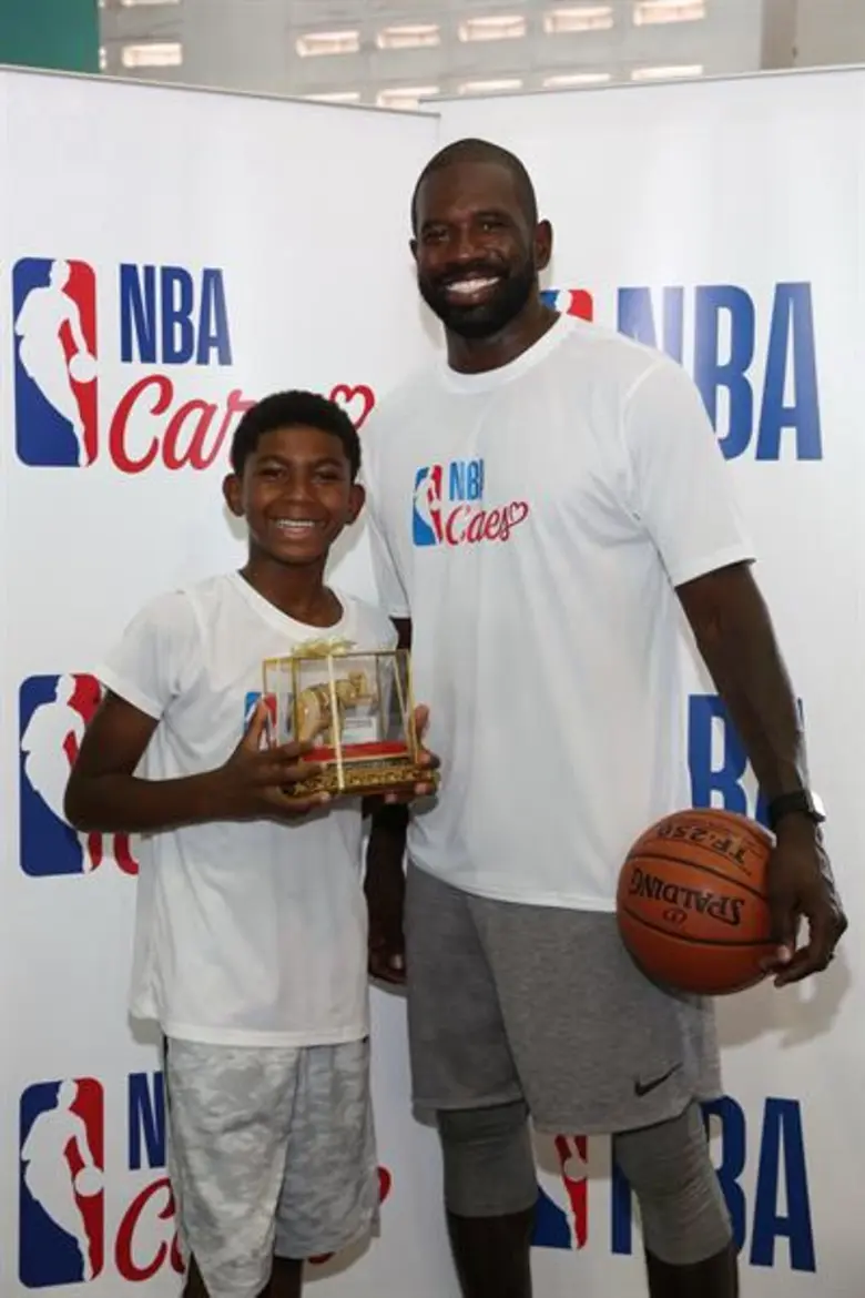 เจสัน ริชาร์ดสัน มอบรางวัลโรงเรียนดีเด่นแห่งปี  เปิดคลินิก NBA Cares สาธิตลีลา อดีตแชมป์เอ็นบีเอสแลมดังก์ 2 สมัย  โรงเรียนสตรีนนทบุรี รับรางวัลโรงเรียนดีเด่นแห่งปี โครงการอบรมหลักสูตรอบรมผู้ฝึกสอน Jr. NBA Coaches Academy