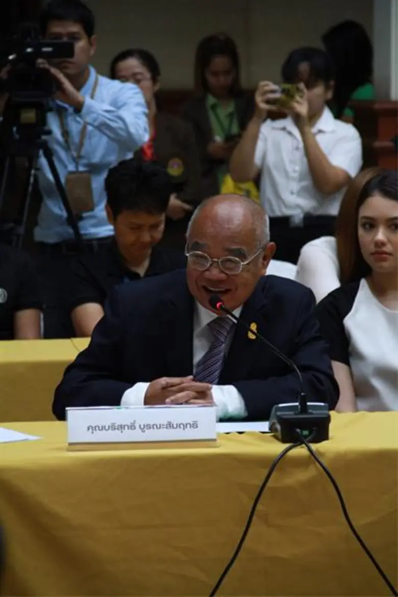 “เพื่อน-คณิน” จูงมือ “นาตาลี-ปณาลี” ร่วมงานแถลงข่าว “วันมหิดล” รณรงค์หารายได้ช่วยเหลือผู้ป่วยด้อยโอกาสของ รพ.ศิริราช