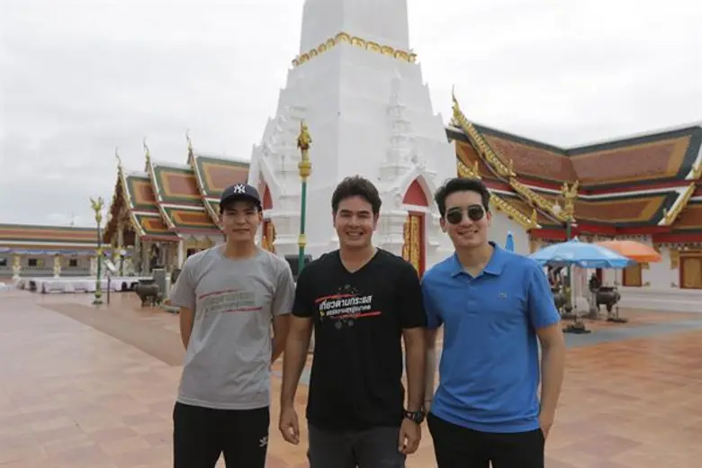 ทีวีไกด์: รายการ "สมุดโคจร On The Way" ตามรอยเบื้องหลังแสงสว่างของประเทศไทย