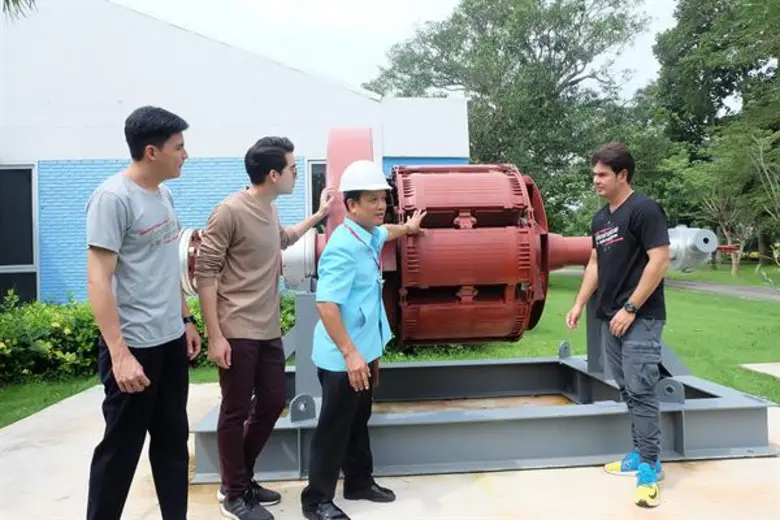 ทีวีไกด์: รายการ "สมุดโคจร On The Way" ตามรอยเบื้องหลังแสงสว่างของประเทศไทย