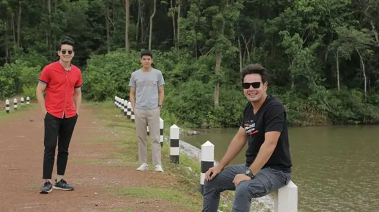 ทีวีไกด์: รายการ "สมุดโคจร On The Way" ตามรอยเบื้องหลังแสงสว่างของประเทศไทย