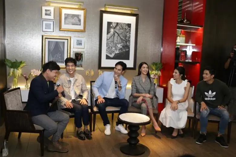 ใกล้ชิดอบอุ่น “บอม ธนิน-ไอซ์ อามีนา” นำทีมนักแสดงร่วมกิจกรรม “บันทึกรักข้ามเวลากับละครดั่งพรหมลิขิตรัก”