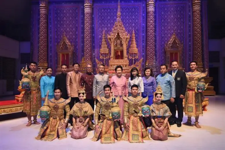 ด้วยพระมหากรุณาธิคุณของ สมเด็จพระนางเจ้าส...