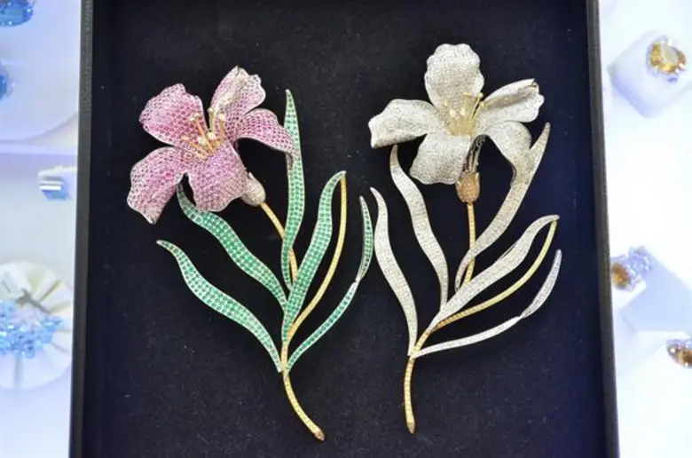 ตระการตากับเครื่องเพชรสุดเลอค่าจากคอลเลกชั่นล่าสุด ในงานฉลองเปิด “โชว์รูม บิวตี้ เจมส์ โซนใหม่”