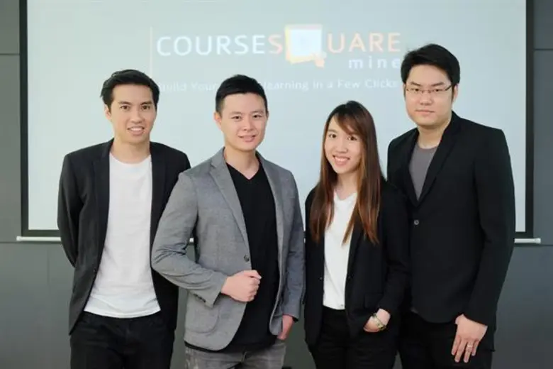 นายณัฐพล วัชรศิริสุข ประธานกรรมการ พร้อมด...