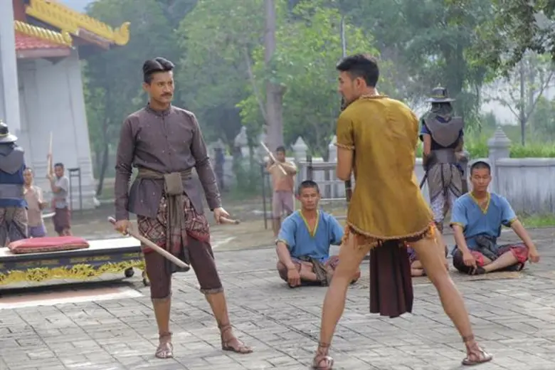 “เป้” เผลอถีบยอดอก “ต๊อบ” จนจุก!!!  ใน “ตำนานสมเด็จพระนเรศวรมหาราช เดอะซีรีส์2”