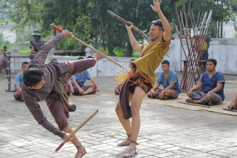 “เป้” เผลอถีบยอดอก “ต๊อบ” จนจุก!!!  ใน “ตำนานสมเด็จพระนเรศวรมหาราช เดอะซีรีส์2”