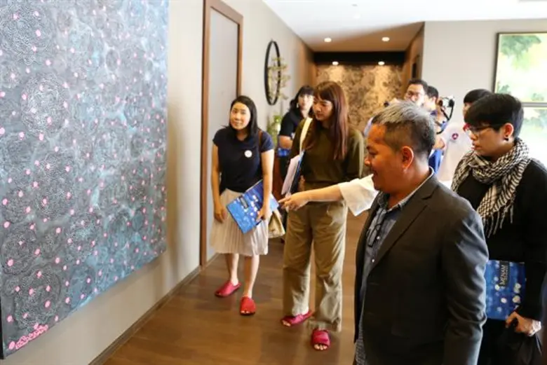 แม่น้ำเรสซิเดนท์ จับมือ คิวเรเตอร์ชื่อดัง และ 12 ศิลปินระดับประเทศ จัดแสดงงานศิลป์ชิ้นพิเศษบนเพนท์เฮาส์สุดหรูวิวโค้งน้ำเจ้าพระยา ในงาน “PENTHOUSE IS ART BY MENAM RESIDENCES”