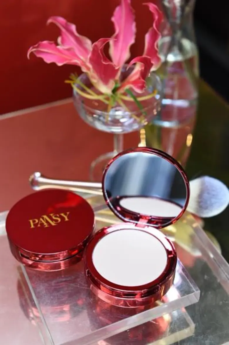 “แป้งแพนซี่” บิวตี้ไอเทมที่ผู้หญิงสวย 2018 ห้ามพลาด!