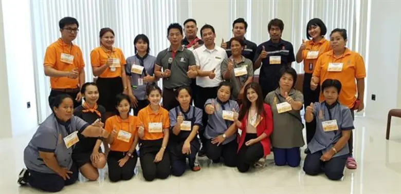 นายธนันทร์เอก หวานฉ่ำ (คนที่ 4 จากซ้าย) ป...