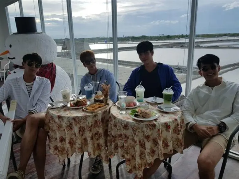 ทีวีไกด์: รายการ "บานาน่า ซ่าส์ซี้ด"  “เค็ม แต่ ฟิน” เพิ่มความฮอตปรอทแตกกันที่นาเกลือ!!!