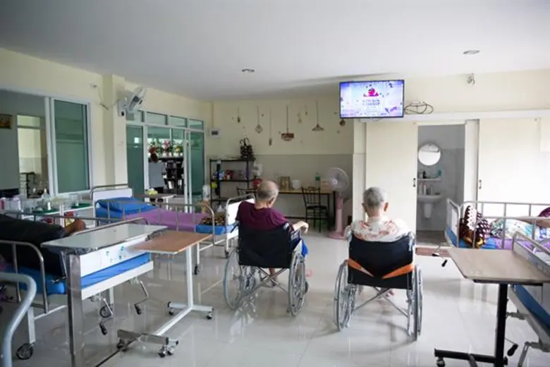 เนอร์สซิ่งโฮม ตามแบบนักบริหารหนุ่ม ศิรสิทธิ์ ตั้งจิตกมล เพชรเกษมเนอร์สซิ่งโฮม