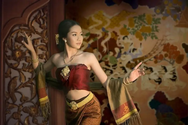 โรงแรมดุสิตธานี กรุงเทพฯ ขอเชิญท่านชมแฟชั...