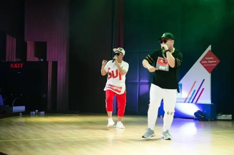 นับเป็นภาพความประทับใจกับโชว์จากเพื่อนๆ พ...