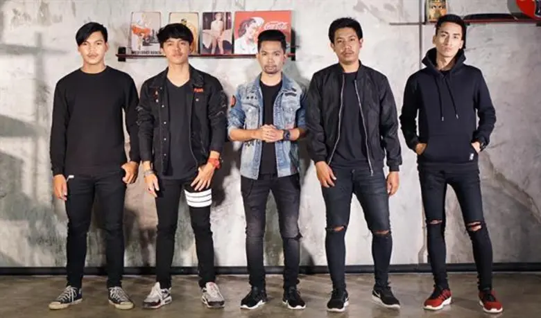 ห่างหายจากการมีเพลงใหม่ไปเป็นปี สำหรับ 5 ...