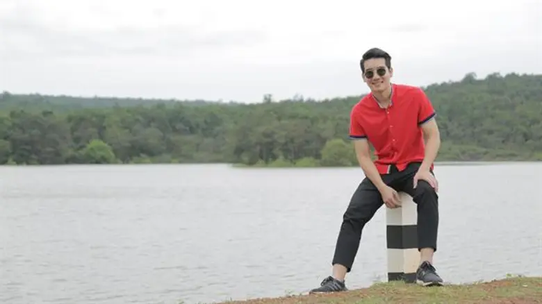 ทีวีไกด์: รายการ "สมุดโคจร On The Way" อันซีน สกลนคร “จ๊อบ – นิธิ” ปะทะ “ดรีม กันตดนัย” สัมผัสตำนานสองเสี่ยวคู่ซี้ผู้รักอิสระ