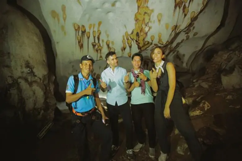 ทีวีไกด์: รายการ "หลงรักยิ้ม"  เช็คอินสระแก้ว เมืองสวยแดนบูรพา กับฝรั่ง “แดเนียล” และสาว “มิ้น มิณฑิตา”