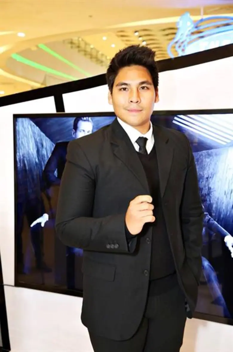 มัณฑนากรหนุ่มที่มาแรงที่สุดในเวลานี้ "กร-...