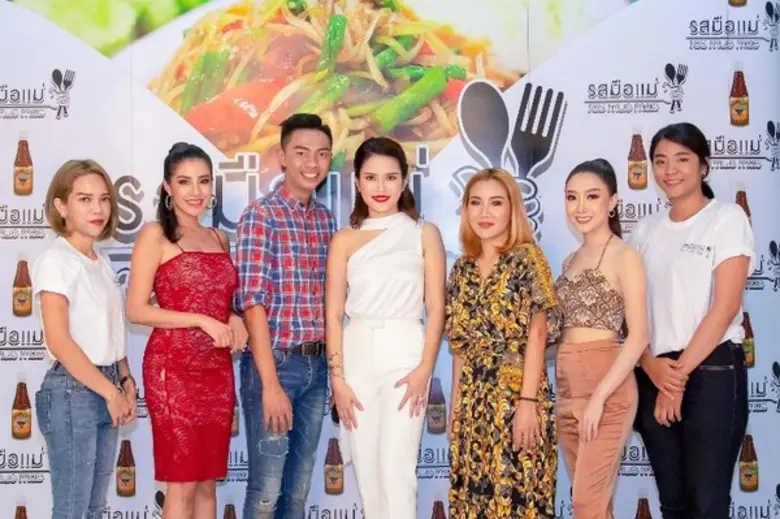 เสิร์ฟความแซ่บชุดใหญ่ไฟกระพริบด้วยการเปลี...